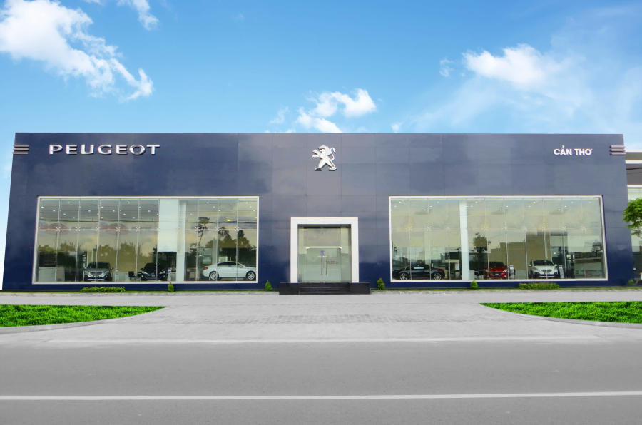 THI CÔNG MẶT DỰNG ALU SHOWROOM POUGEOT